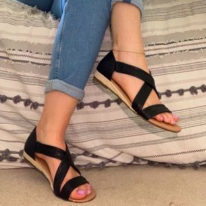 Super COMFY black sandals